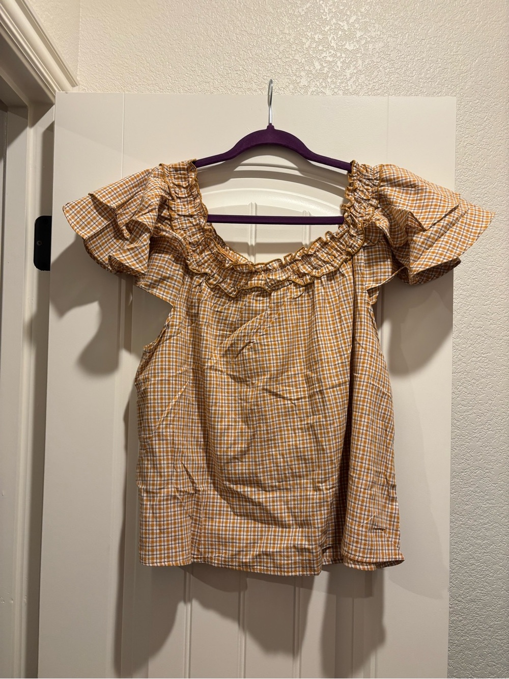 Easel Ruffled Top - Picture 3 of 3